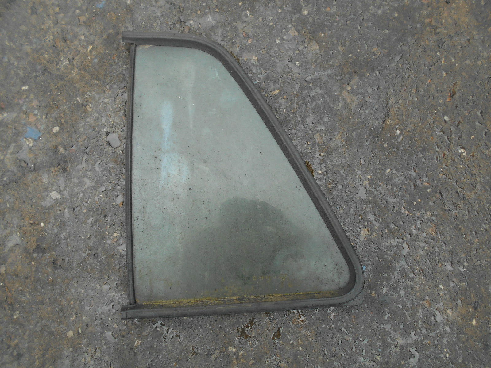 VOLKSWAGEN VW GOLF MK2 1992 5 DOOR NSR PASSENGER SIDE REAR 1/4 QUARTER GLASS