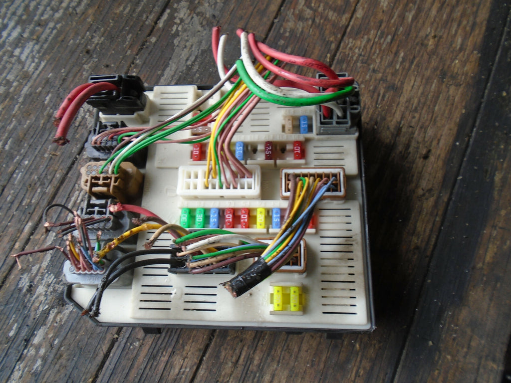 RENAULT LAGUNA MK3 2009 FUSE BOX CONTROL MODULE 264B66052R