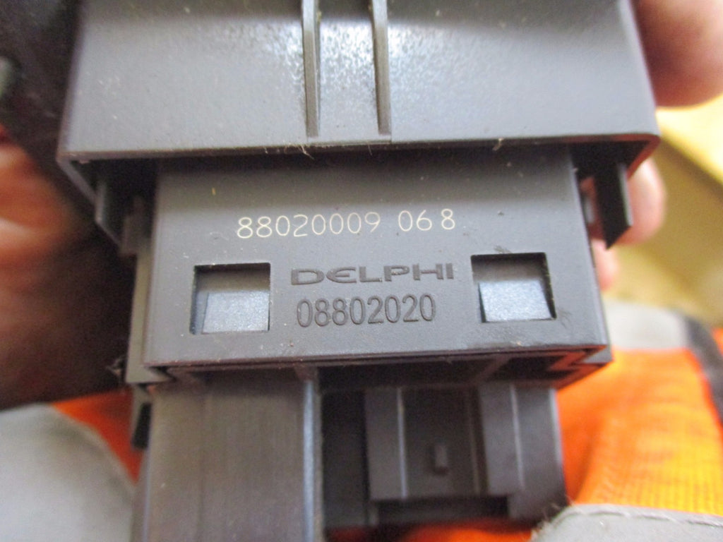 RENAULT LAGUNA MK3 2008 TRACTION & HEADLIGHT LIGHT AIM CONTROL SWITCH 88020009
