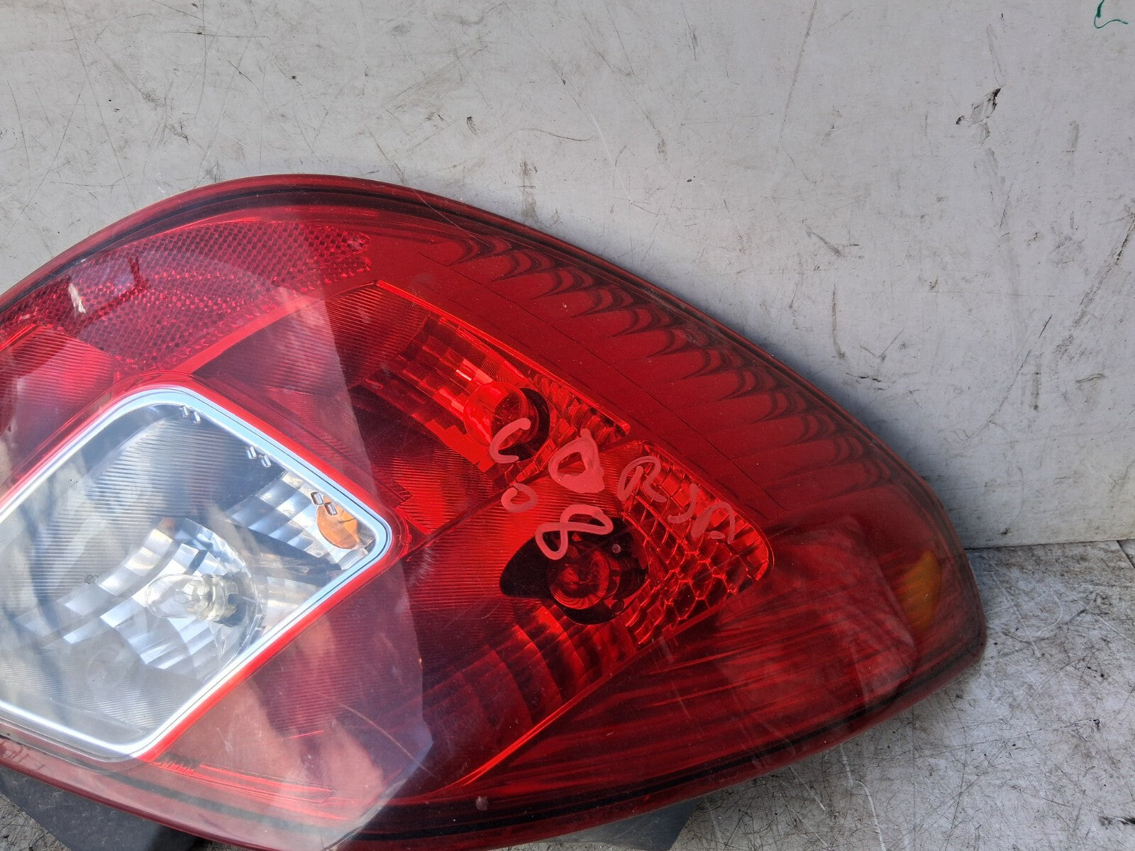 2008 VAUXHALL CORSA D NSR PASSENGER SIDE REAR LEFT TAIL LIGHT 89318811