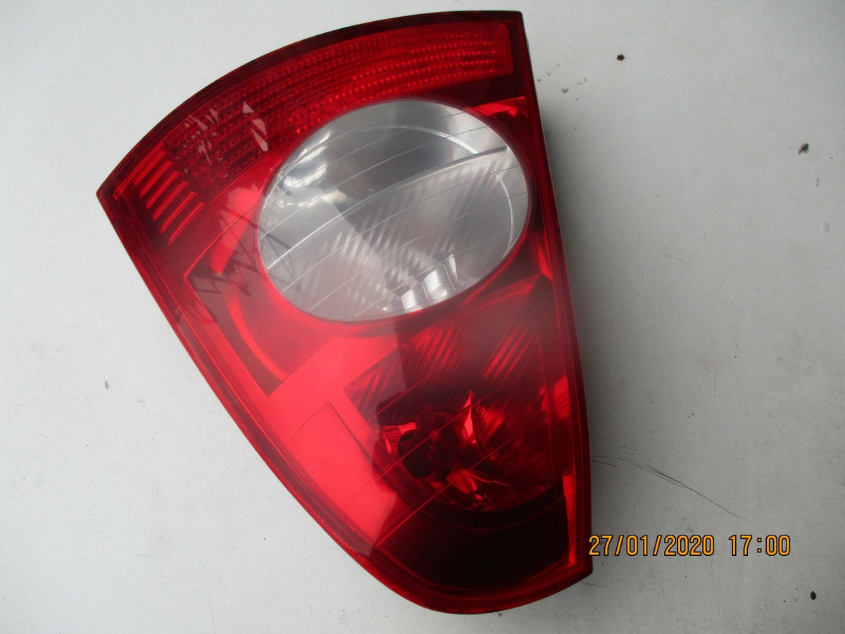 RENAULT CLIO MK2 2004 FACELIFT OSR DRIVER SIDE REAR BRAKE TAIL LIGHT 8200071414