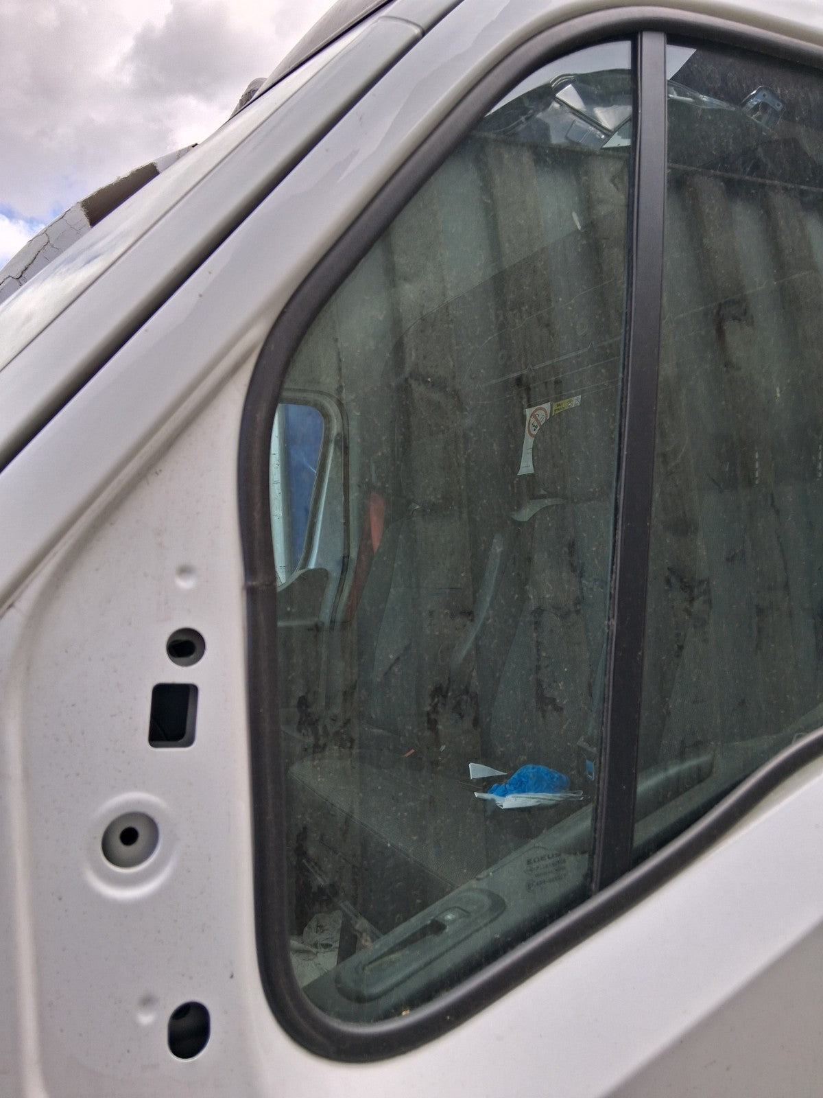 2024 RENAULT MASTER MK3 NSF PASSENGER SIDE FRONT QUARTER WINDOW GLASS
