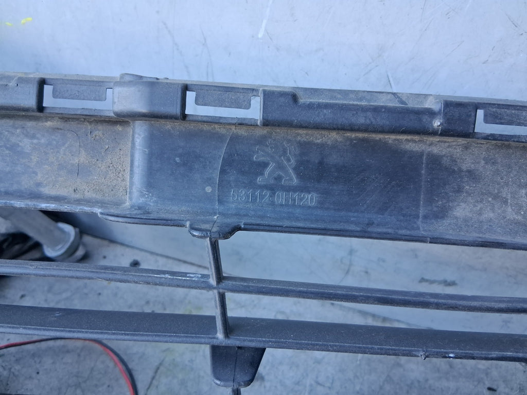 2019 PEUGEOT 108 FRONT BUMPER LOWER GRILLE TRIM PANEL 531120H120