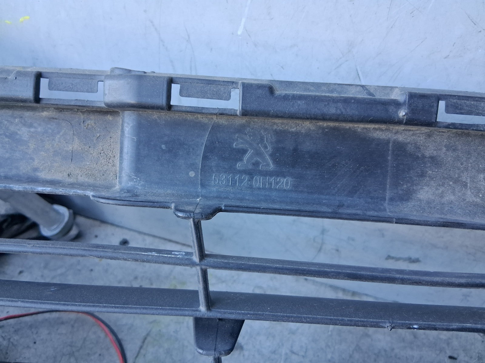2019 PEUGEOT 108 FRONT BUMPER LOWER GRILLE TRIM PANEL 531120H120