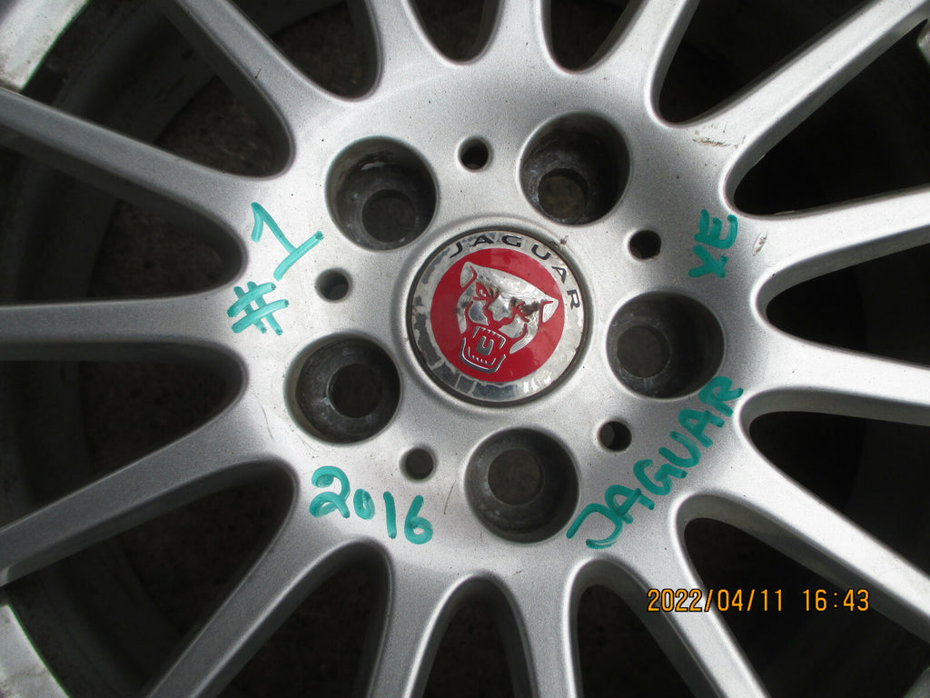 JAGUAR XE 2016 17 INCH SINGLE ALLOY WHEEL WITH TYRE 205/55R17 REF 1