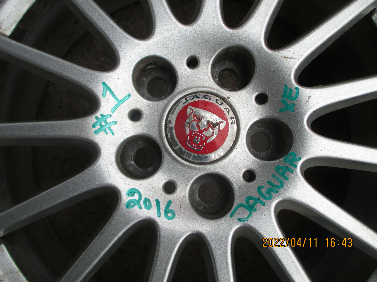 JAGUAR XE 2016 17 INCH SINGLE ALLOY WHEEL WITH TYRE 205/55R17 REF 1