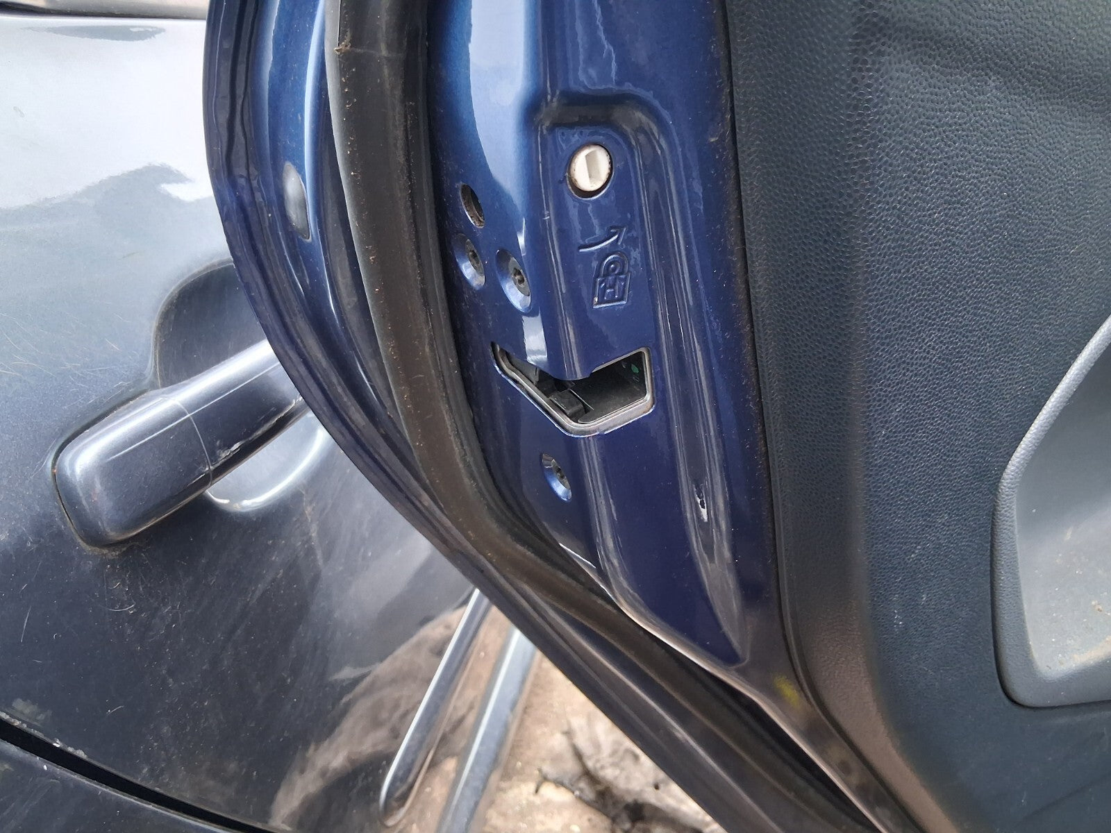 2010 FORD FIESTA MK7 NSR PASSENGER SIDE REAR LEFT COMPLETE DOOR OCEAN BLUE