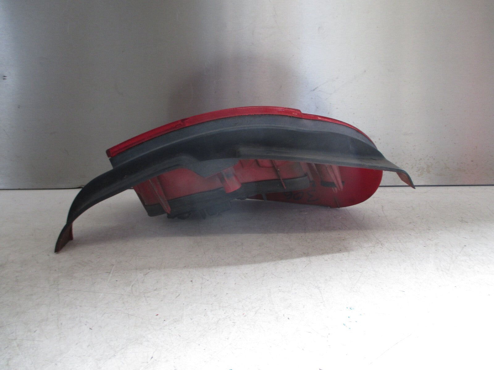 PEUGEOT 306 ESTATE 2001 NS PASSENGER SIDE REAR LIGHT BACK LIGHT