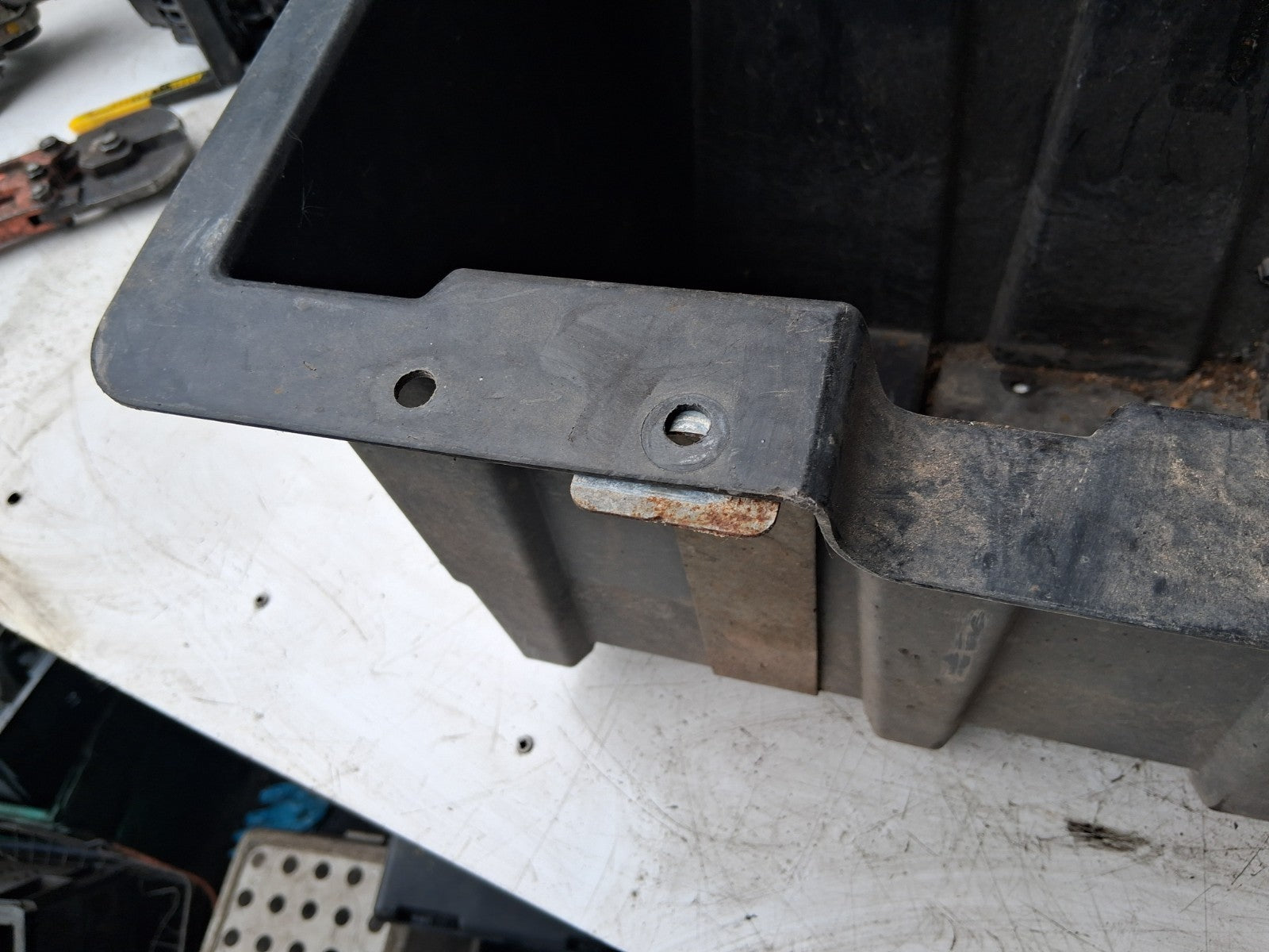 2021 MERCEDES BENZ SPRINTER W907 BATTERY BOX A9106108300