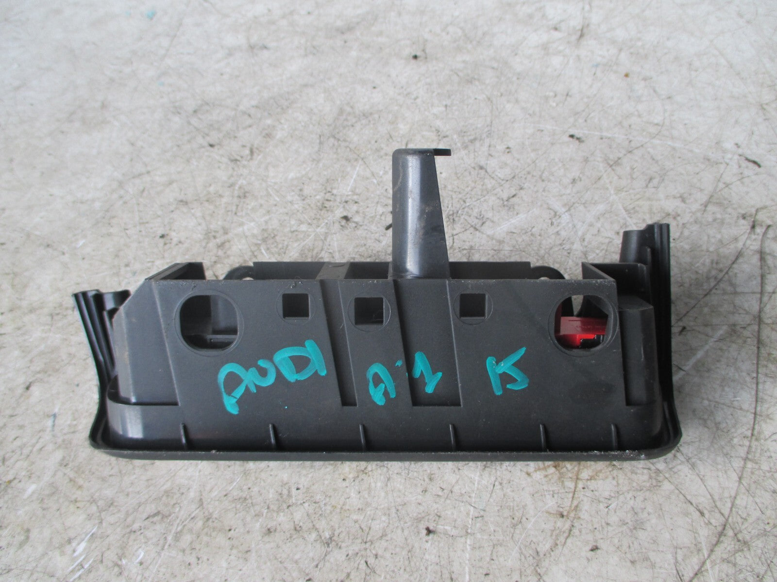 AUDI A1 HEATED SEATS SWITCH PAIR 8X0959674A 8X0959673A
