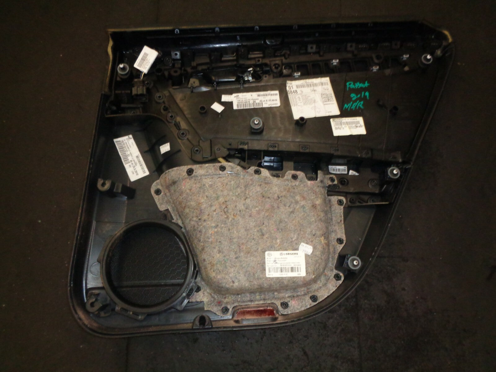 VW VOLKSWAGEN PASSAT ESTATE B7 2014 NSR PASSENGER REAR DOOR DOOR CARD 3AF867211