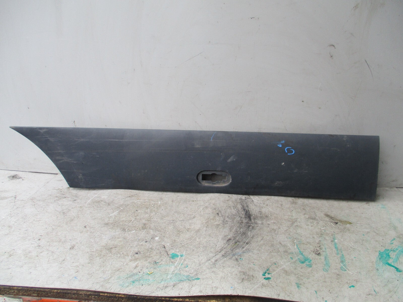 MERCEDES BENZ SPRINTER W907 2019 OSR DRIVER SIDE REAR MOULDING TRIM A9106907200