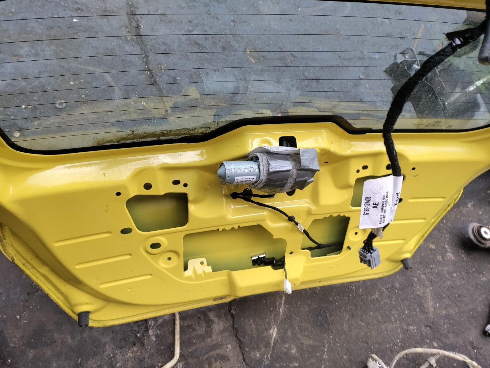 FORD KA+ PLUS 2017 REAR TAILGATE BOOTLID YELLOW