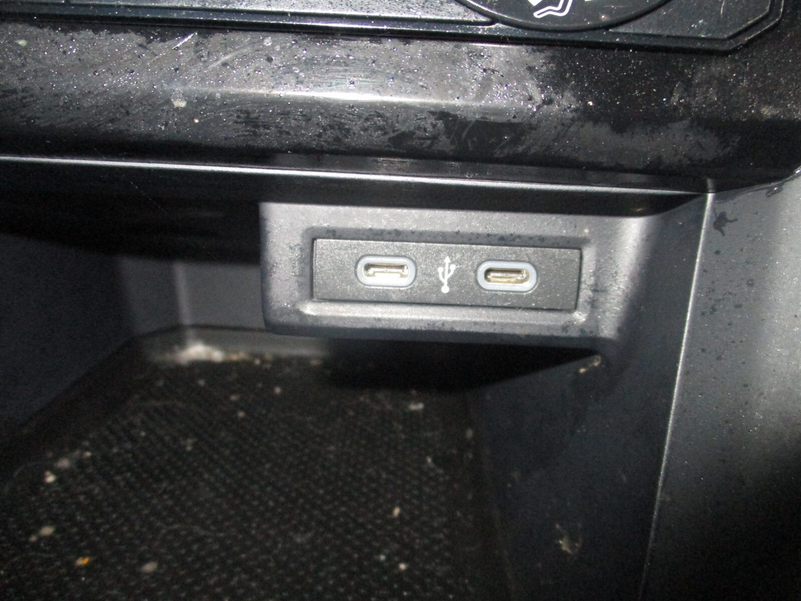 2023 VW VOLKSWAGEN T CROSS USB MULTIMEDIA PORT SOCKET TYPE C