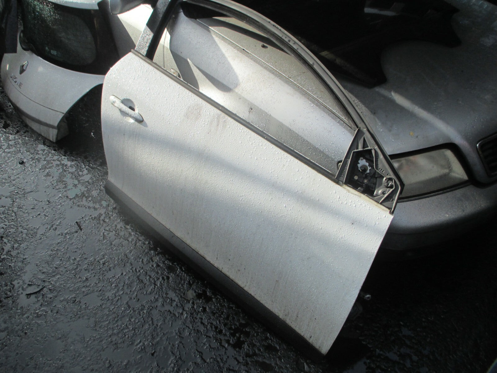 RENAULT MEGANE MK3 2015 3 DOOR OSF DRIVER SIDE FRONT BARE DOOR SHELL FRAME WHITE