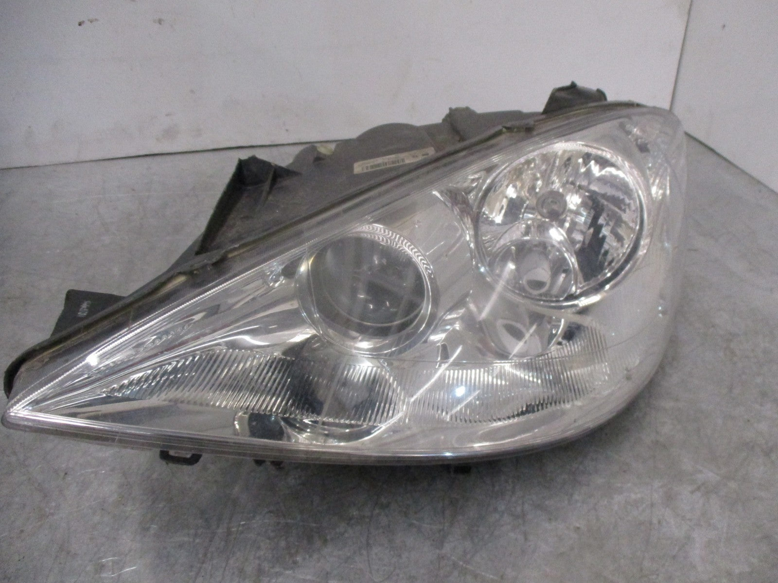 2004 PEUGEOT 807 NS PASSENGER SIDE HEADLIGHT HEADLAMP 6208F2 89901996