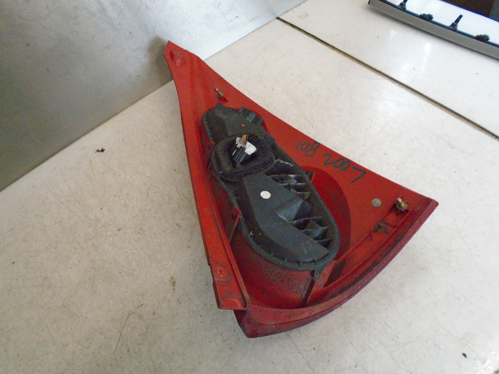 PEUGEOT 107 2007 NSR PASSENGER SIDE REAR TAIL LIGHT
