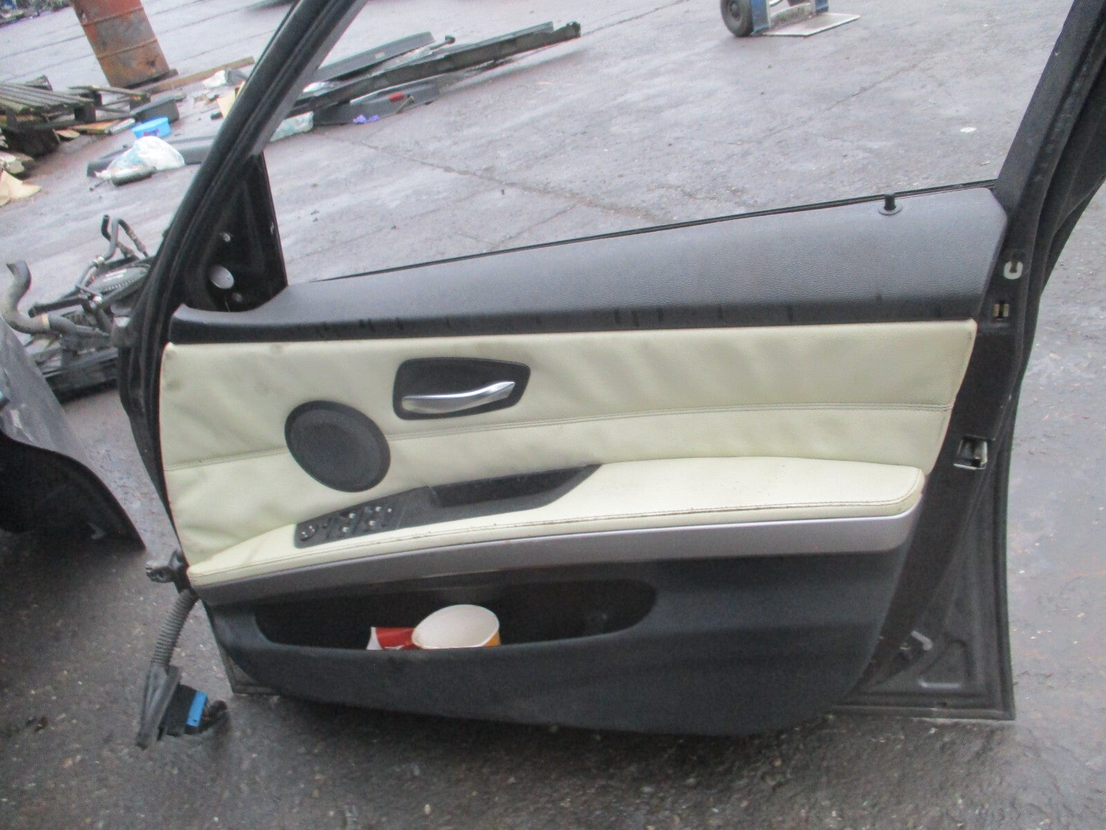 2009 BMW 3 SERIES E90 OSF DRIVER SIDE FRONT COMPLETE DOOR GREY