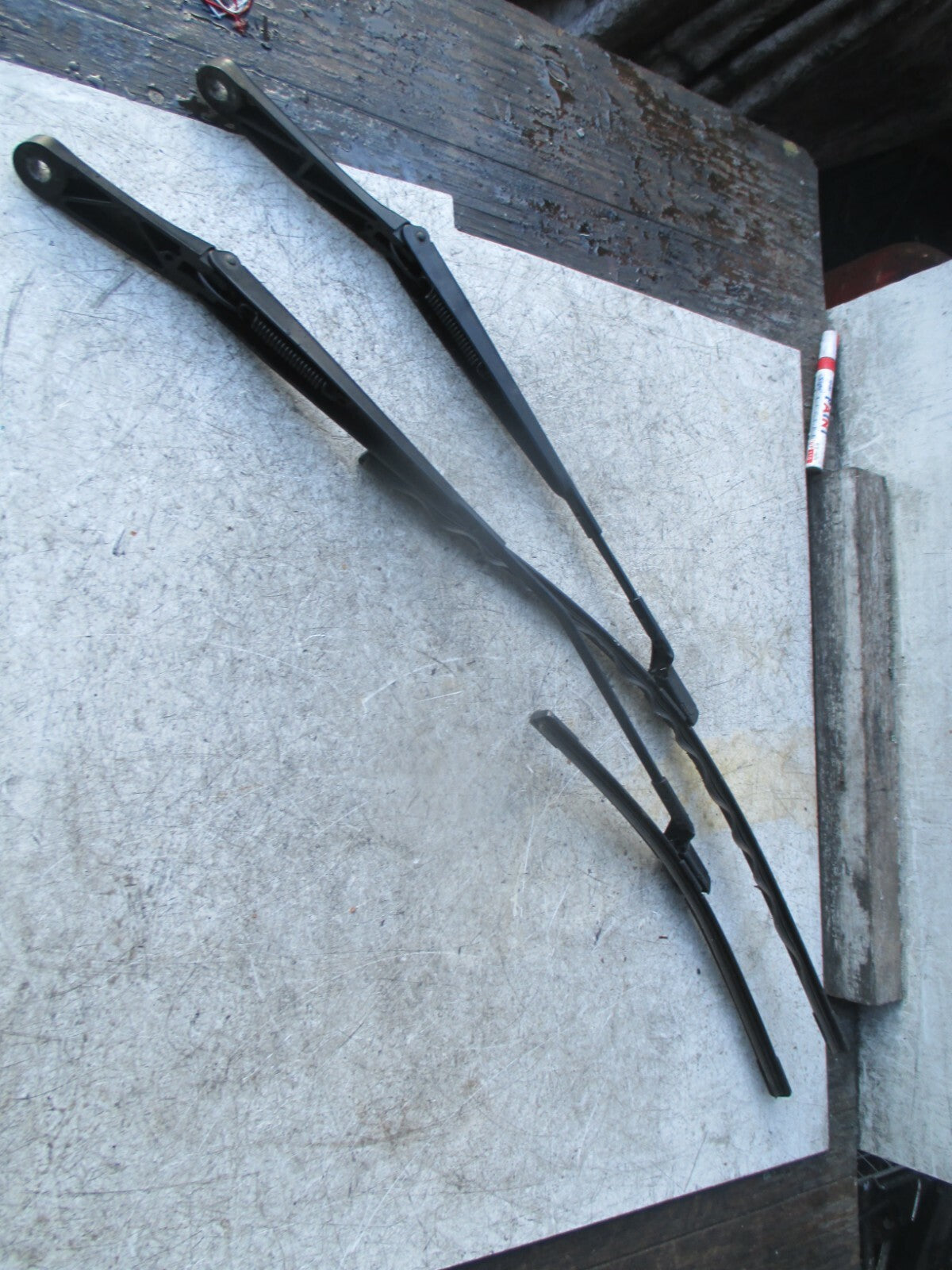 SEAT IBIZA 2016 MK4 6J FRONT WINDSCREEN PAIR WIPER ARMS 6J2955409