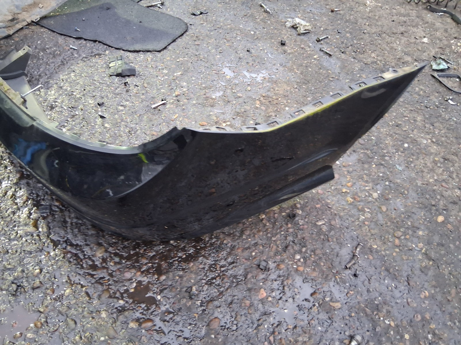 2015 MERCEDES W204 C CLASS COMPLETE REAR BUMPER BLACK