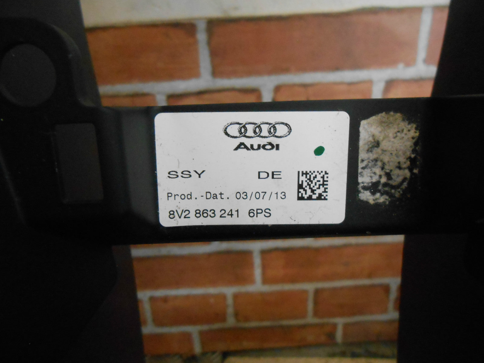 AUDI A3 8V 2013 CENTRE CONSOLE PLASTIC TRIM HANDBRAKE SURROUND 8V2863241