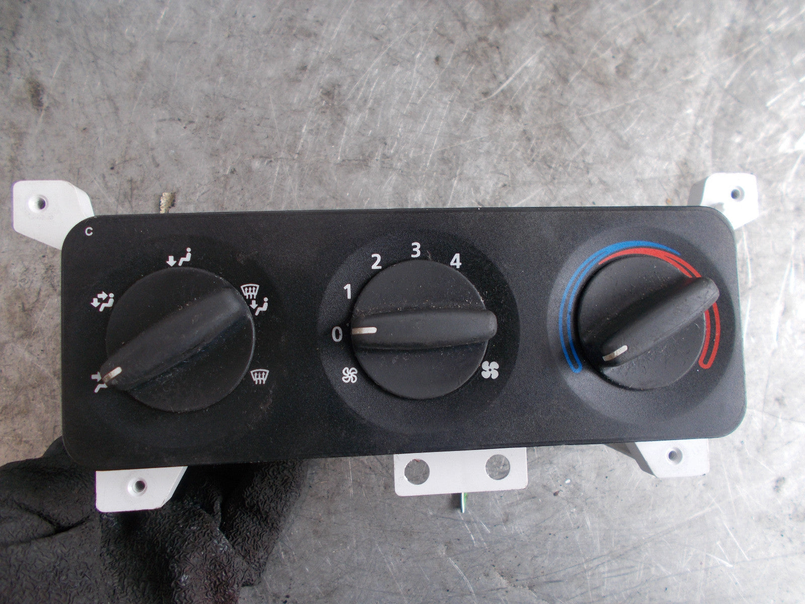 LAND ROVER FREELANDER CLIMATE CONTROL UNIT MODULE