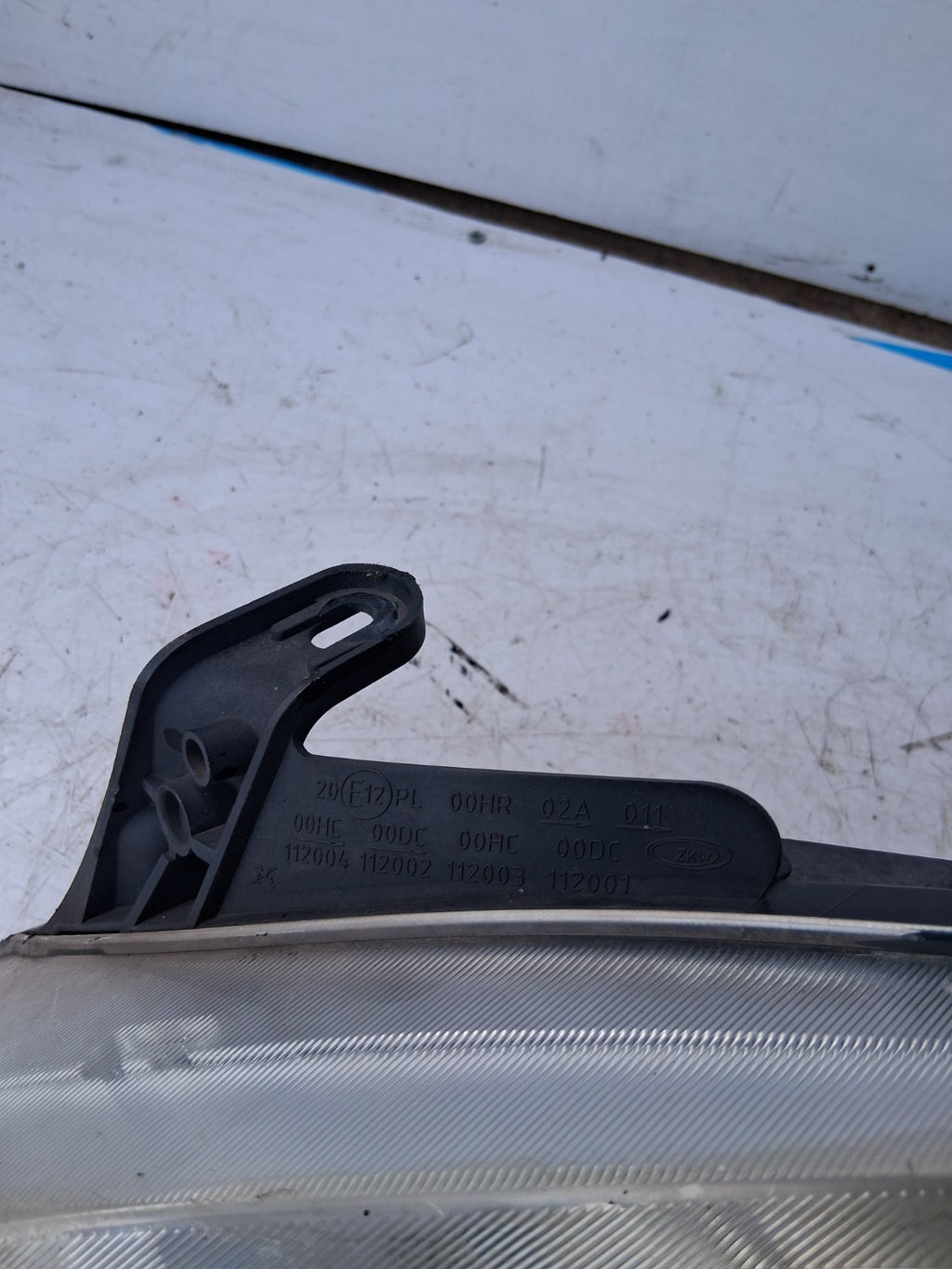 2006 VAUXHALL CORSA NSF PASSENGER SIDE FRONT LEFT HEADLIGHT 0096726