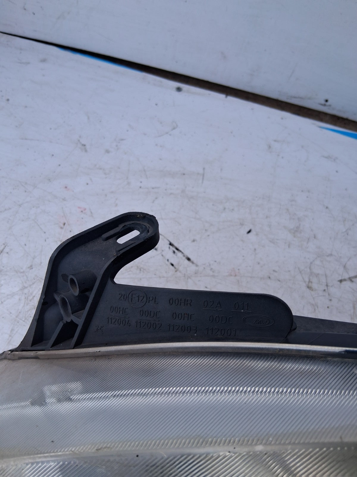 2006 VAUXHALL CORSA NSF PASSENGER SIDE FRONT LEFT HEADLIGHT 0096726
