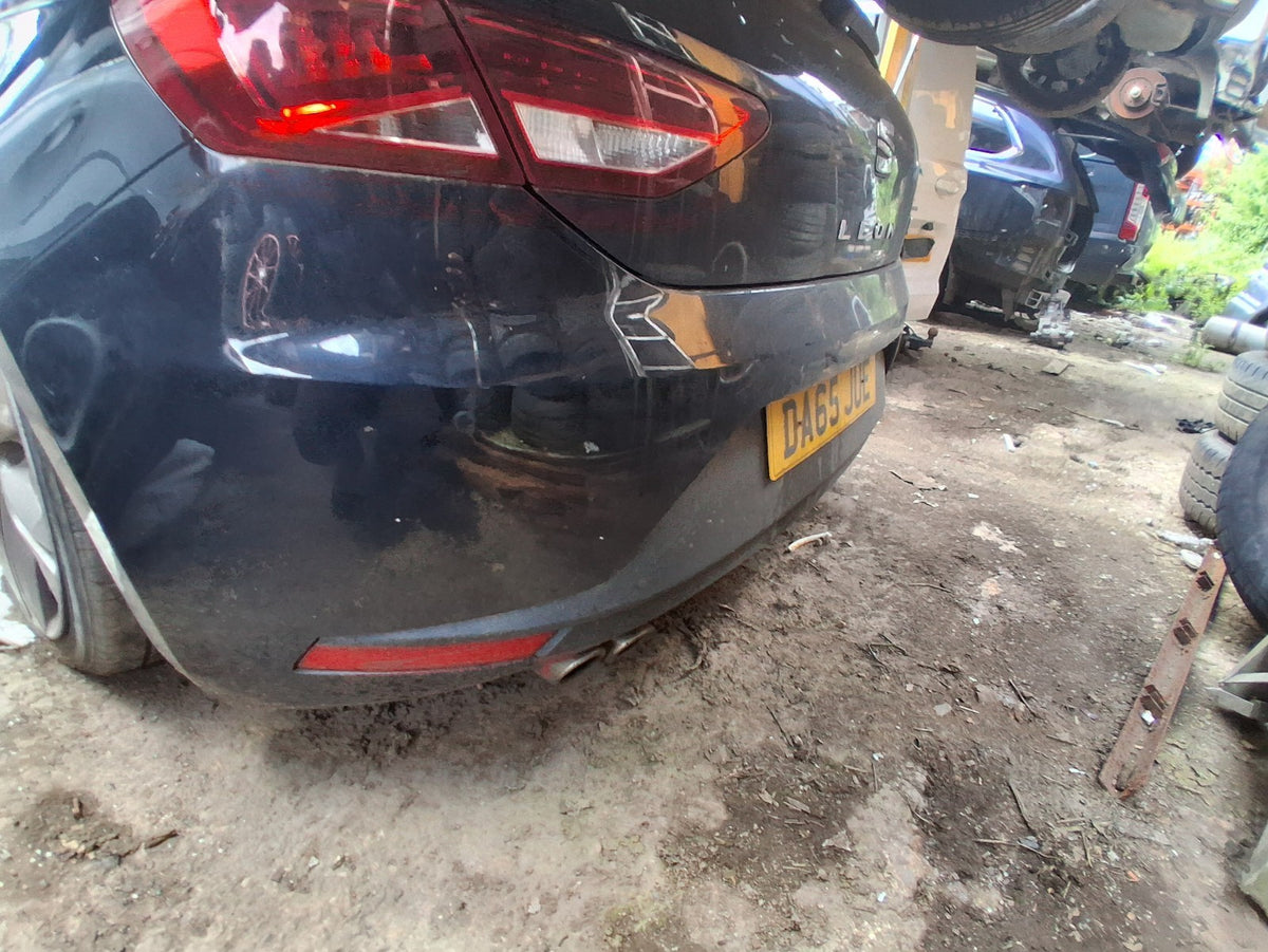 2015 SEAT LEON FR MK3 REAR COMPLETE BUMPER MIDNIGHT BLACK LY9T