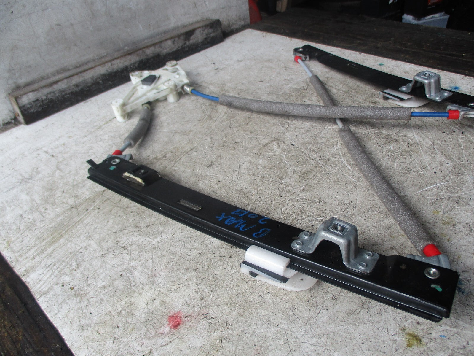 FORD B-MAX 2013 O/S DRIVER SIDE REAR WINDOW REGULATOR AV11R27000