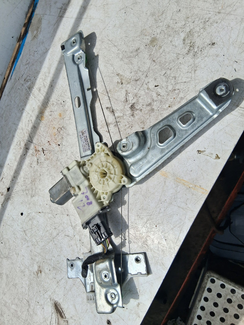 2012 PEUGEOT 3008 MK1 OSF DRIVER SIDE FRONT WINDOW MOTOR REGULATOR 9682808880