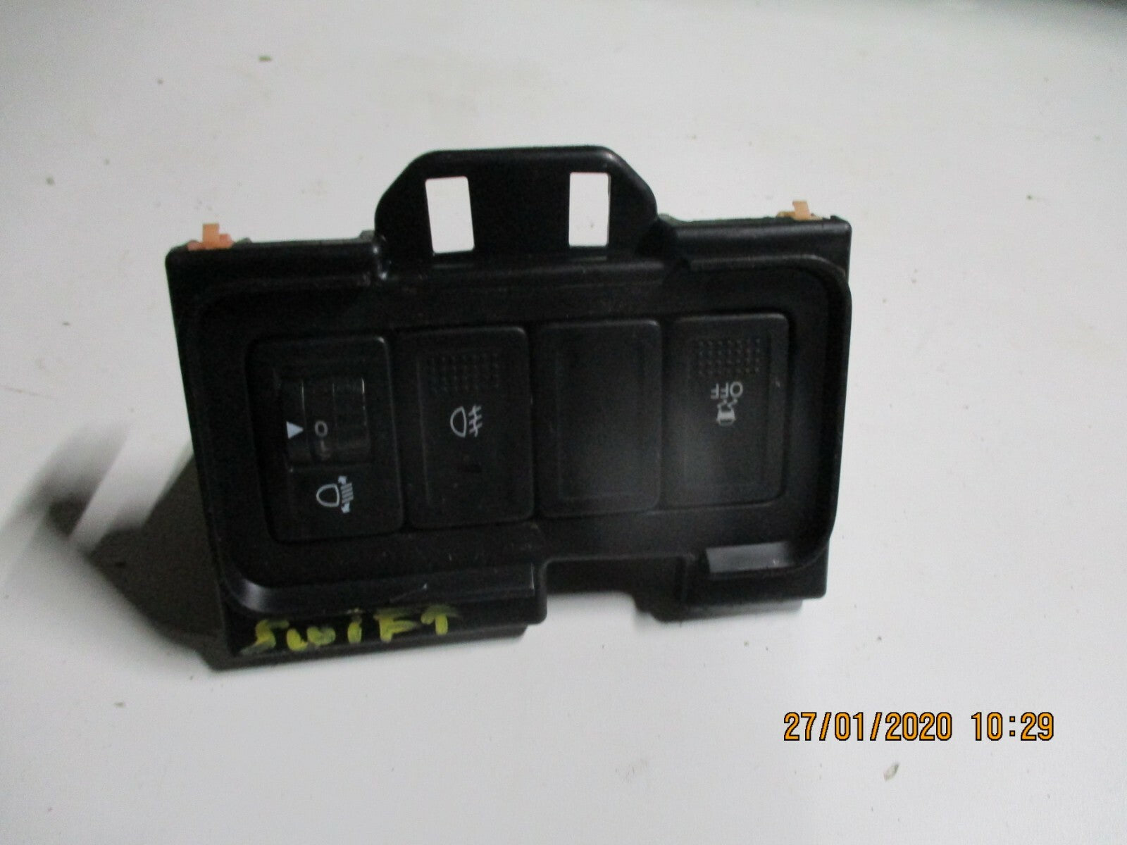 SUZUKI SWIFT MK3 2015 HEADLIGHT AIM ADJUST CONTROL OFF SWITCH TRIM 73835-68L0