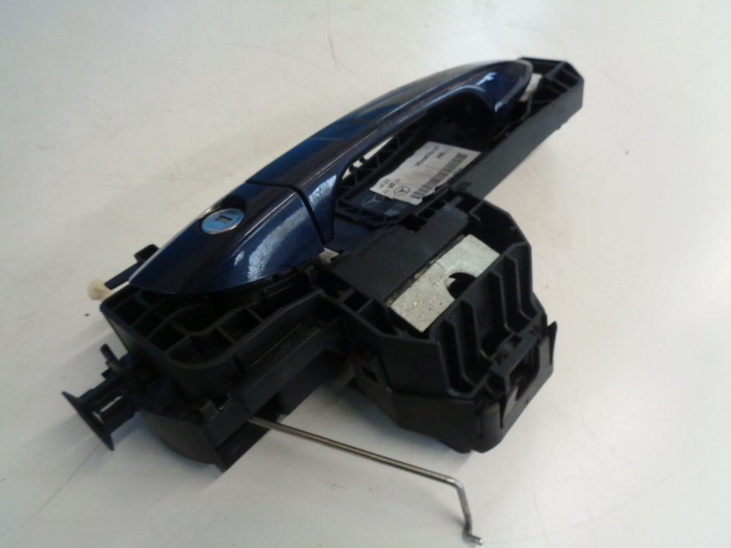 MERCEDES BENZ A-CLASS 2018 W176 A200D AMG DRIVER SIDE EXTERIOR DOOR HANDLE