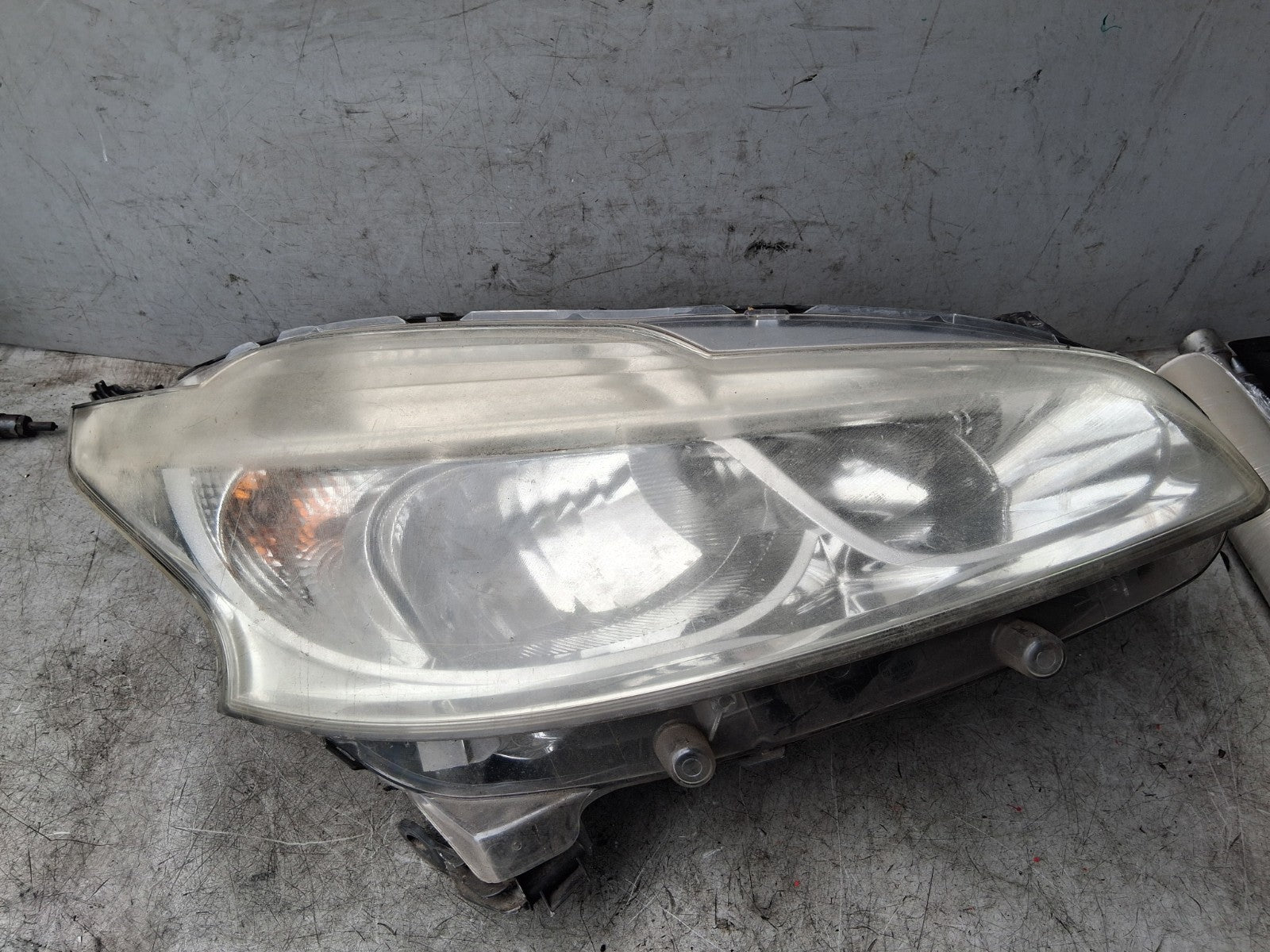 2012 PEUGEOT 208 OSF DRIVER SIDE FRONT HEADLIGHT HEADLAMP 9802221380