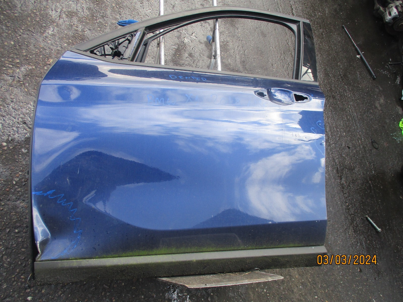 BMW X1 2018 F48 NSF PASSENGER SIDE FRONT BARE DOOR BLUE DENTED