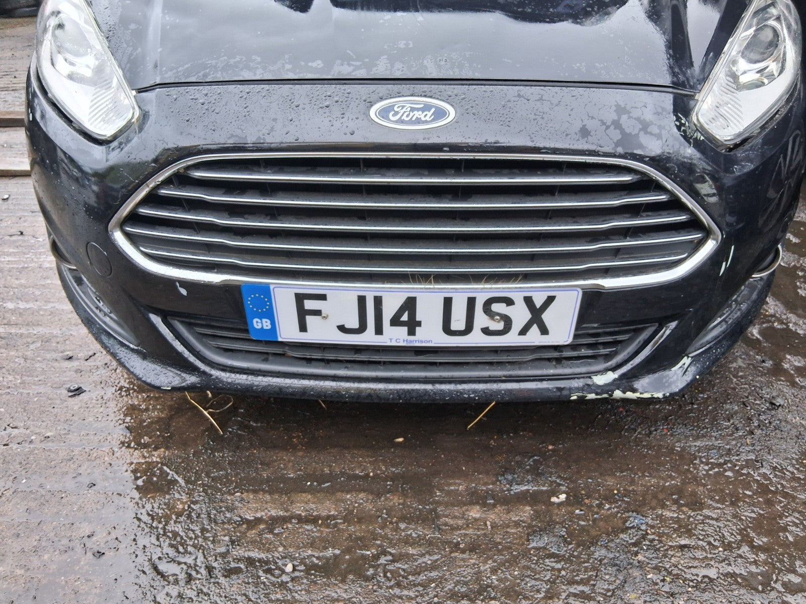 2014 FORD FIESTA MK7 FRONT COMPLETE BUMPER WITH GRILL PANTHER BLACK METALLIC DC