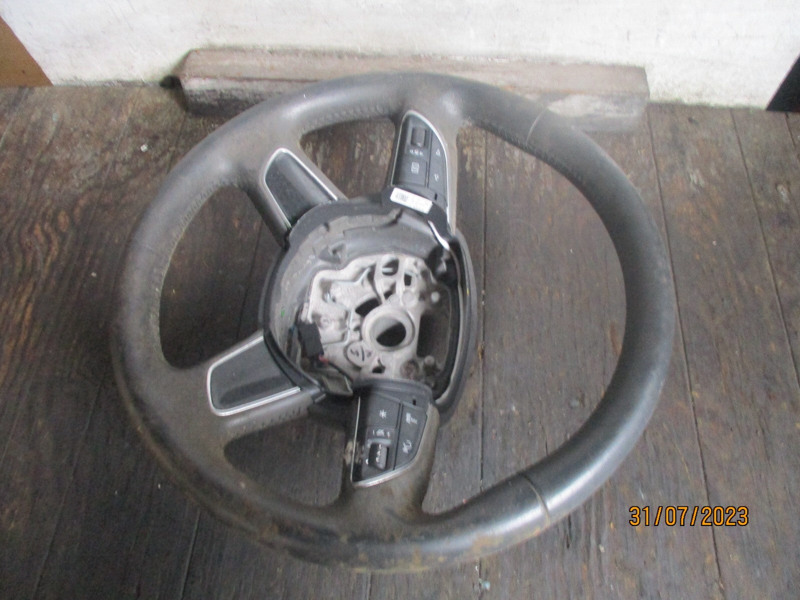 AUDI A6 2017 MULTIFUNCTIONAL STEERING WHEEL