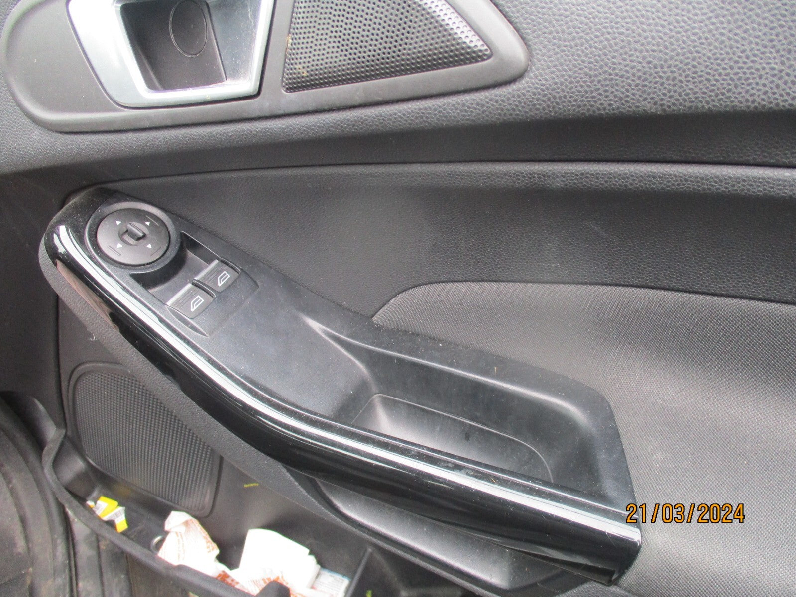 FORD FIESTA MK7 2016 OSF DRIVER SIDE FRONT ELECTRIC WINDOW SWITCH