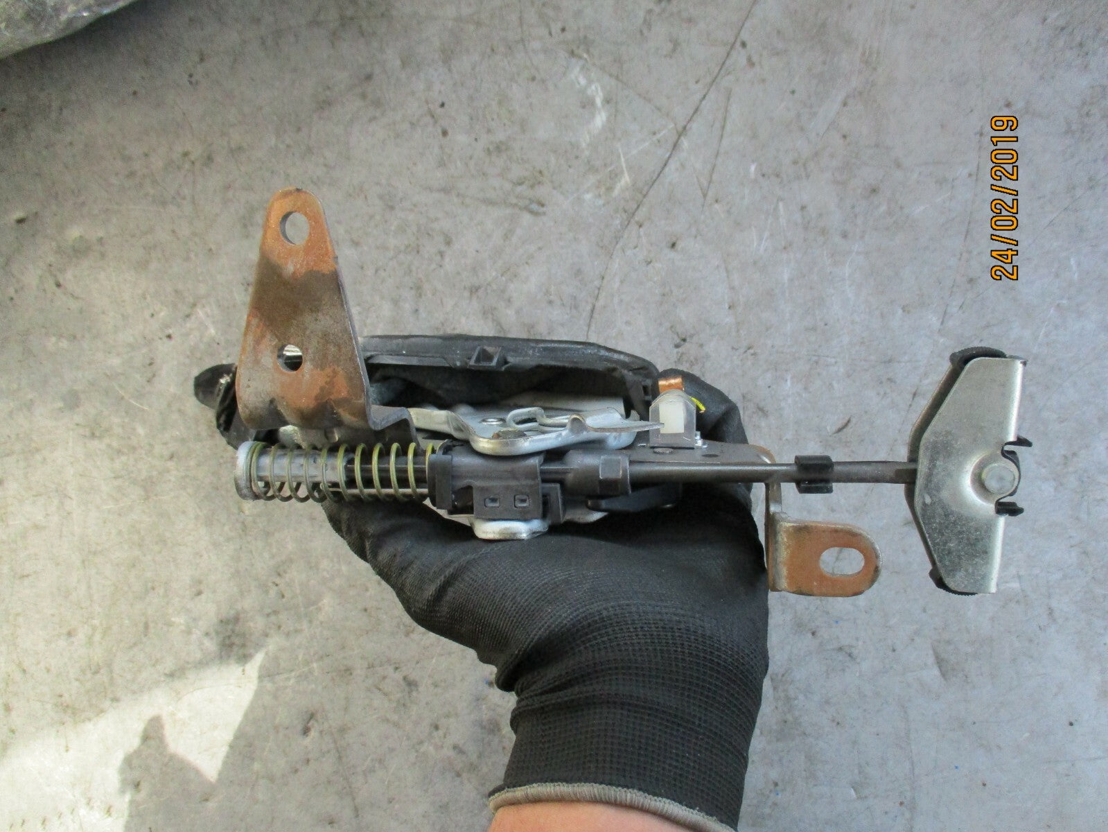 BMW 1 SERIES F20 HANDBRAKE LEVER HANDLE PARKING BRAKE 34406799102