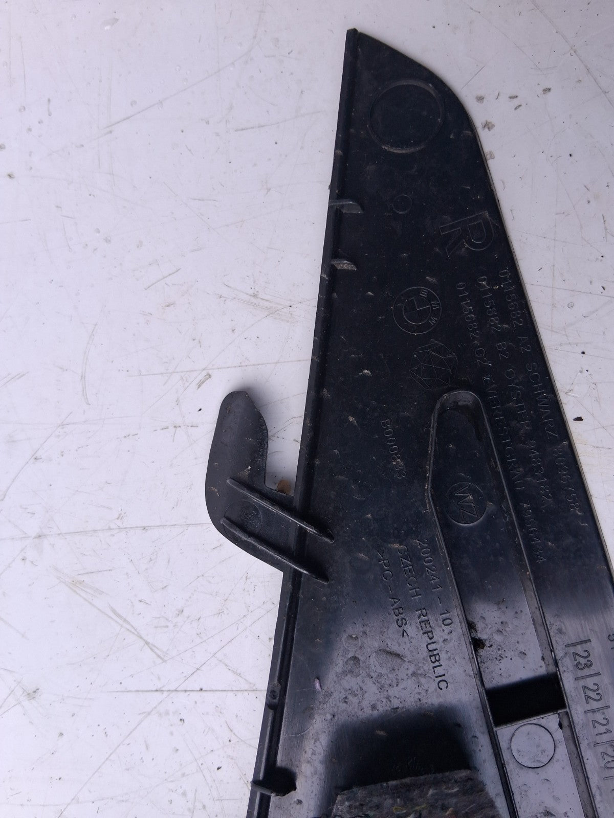 2024 BMW 2 SERIES F44 COUPE OSR REAR DRIVER RIGHT SIDE D PILLAR TRIM 8096758