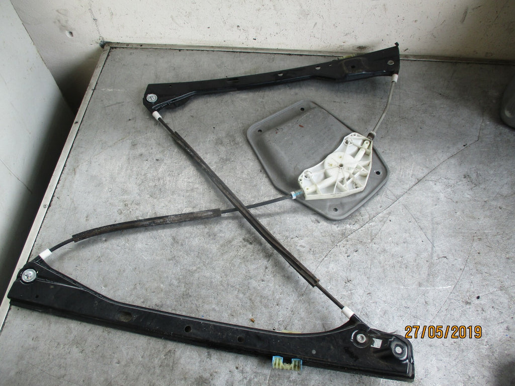 VW VOLKSWAGEN GOLF PLUS MK5 NSF PASSENGER FRONT WINDOW MOTOR 1K3837461A