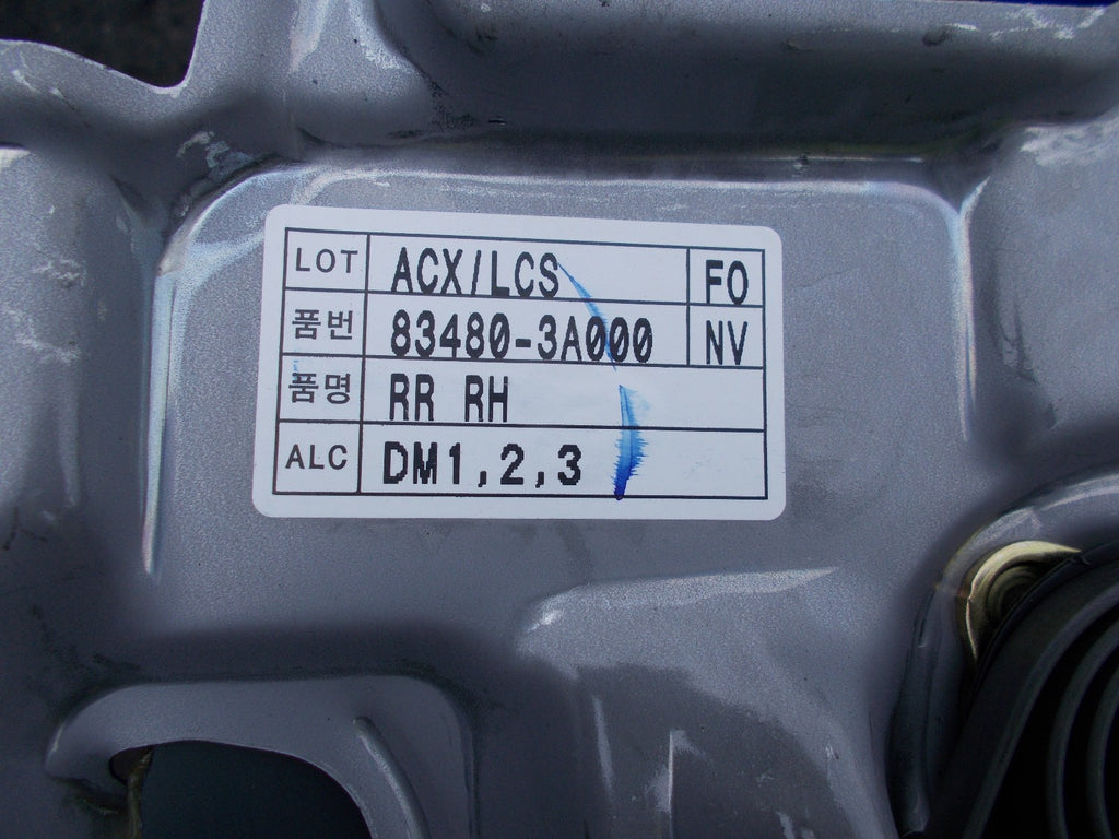 2005 HYUNDAI TRAJET GSI CRTD OSR DRIVERS SIDE REAR WINDOW REGULATOR 834803A000