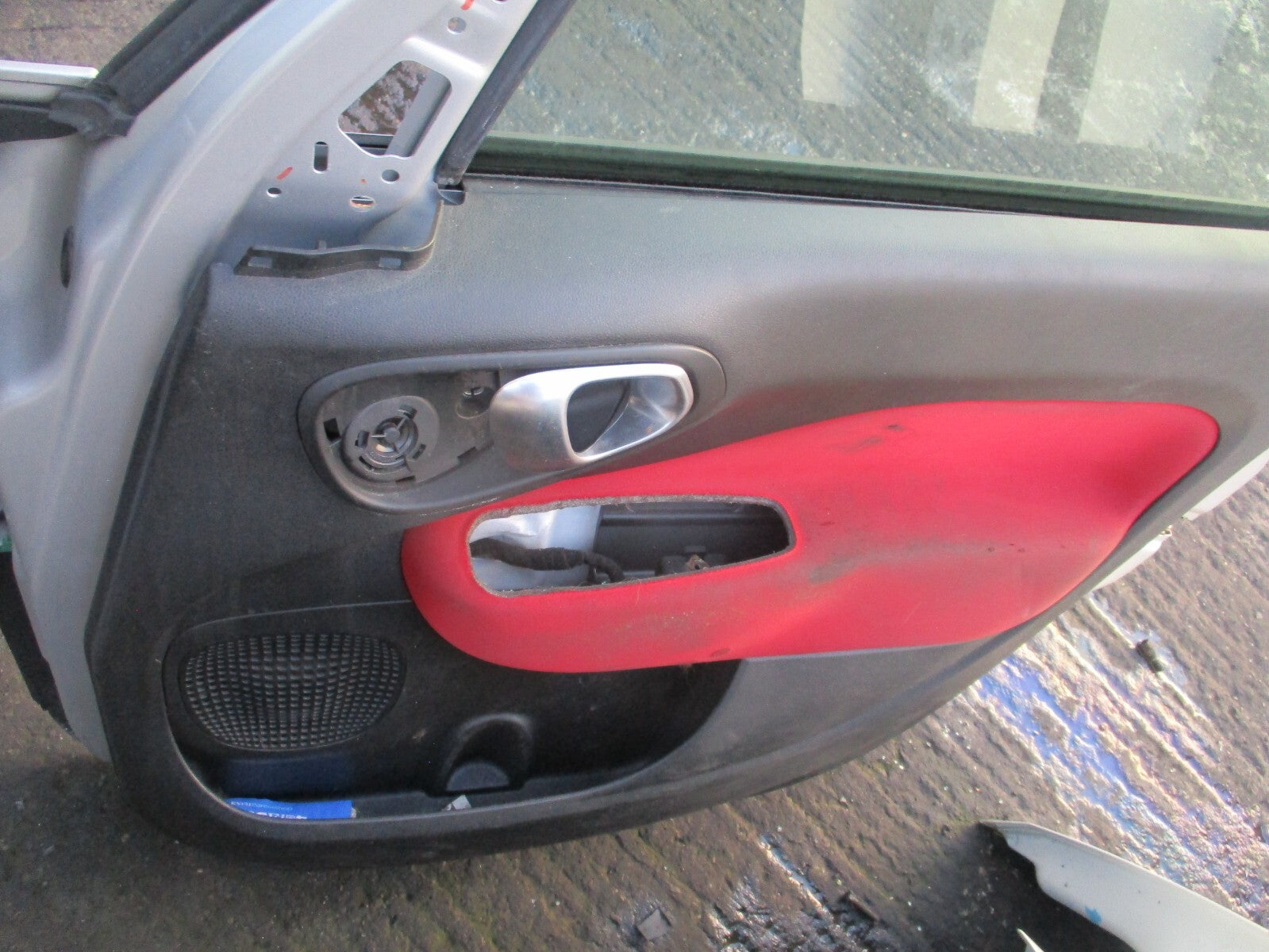 FIAT 500 L 2013 OS DRIVER SIDE FRONT DOOR MINIMAL GREY MET 612/A