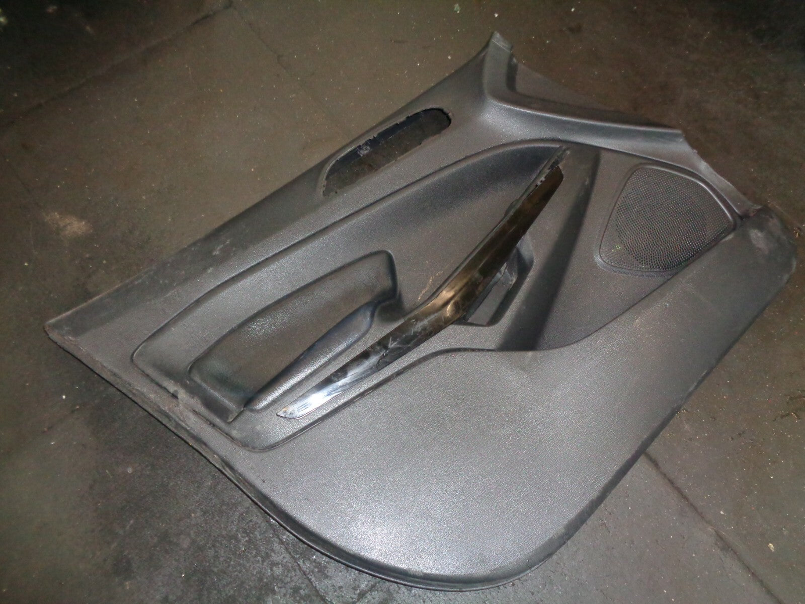 FORD ECOSPORT 2019 5 DOOR HATCHBACK NSF PASSENGER FRONT DR DOOR CARD DAMAGED