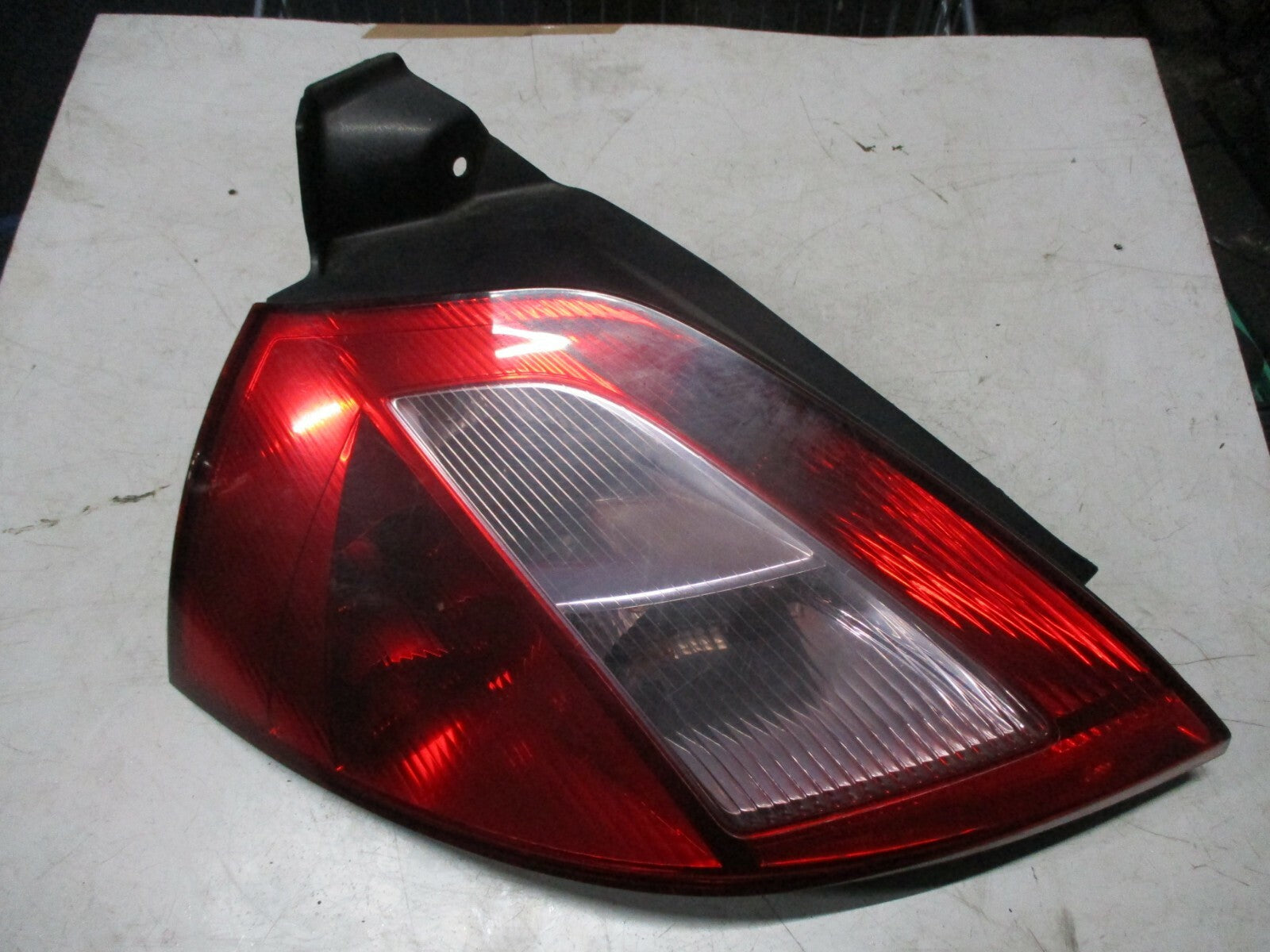 RENAULT MEGANE MK2 2004 NSR PASSENGER SIDE REAR BRAKE TAIL LIGHT 8200073236