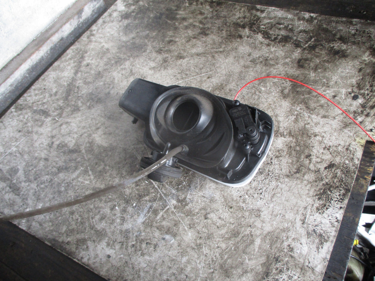 AUDI A3 2015 FULE FILLER FLAP COVER 8V4809906