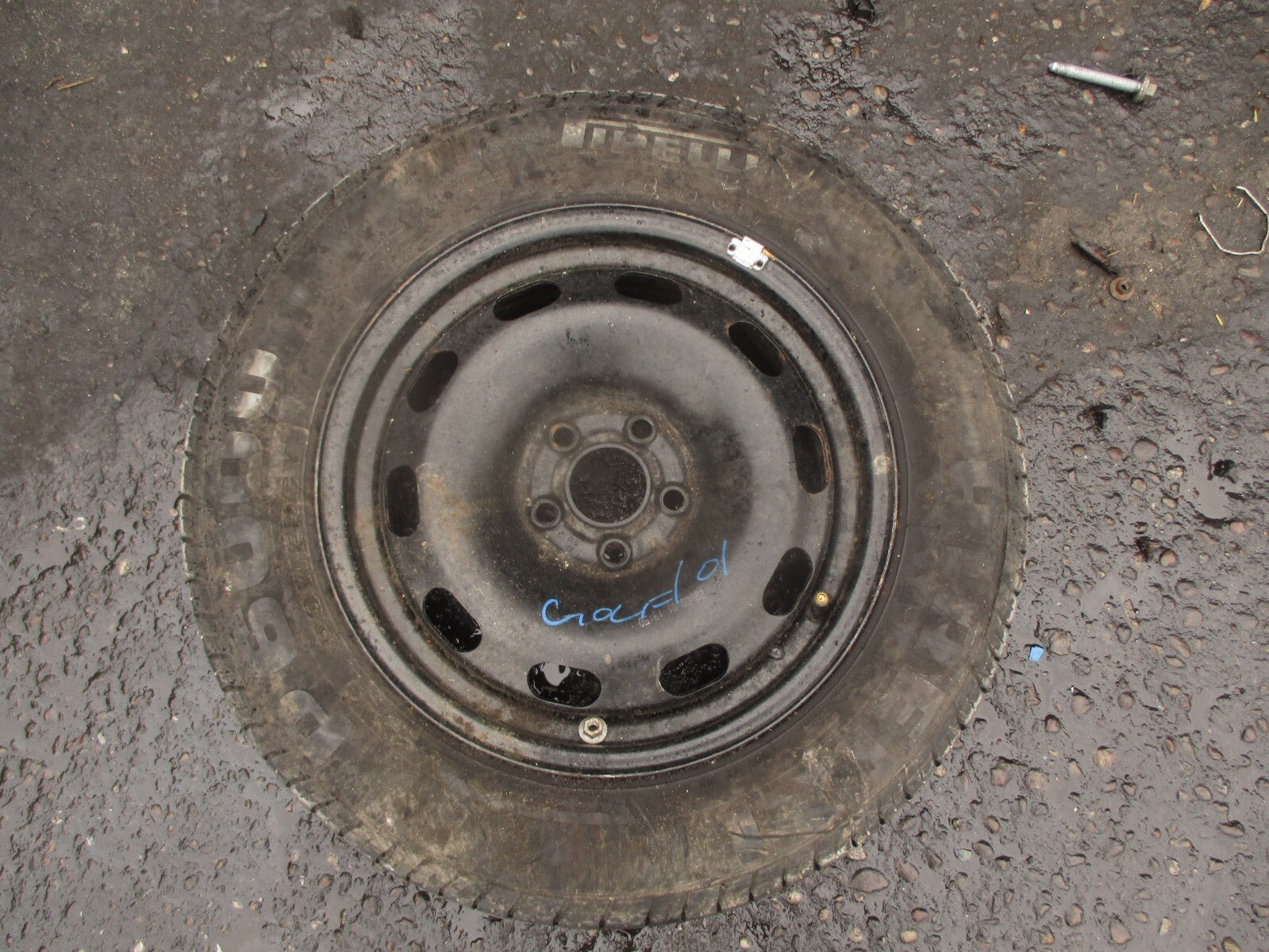 2001 VOLKSWAGEN GOLF MK4 15 INCH STEEL WHEEL WITH TYRE 195/65R15