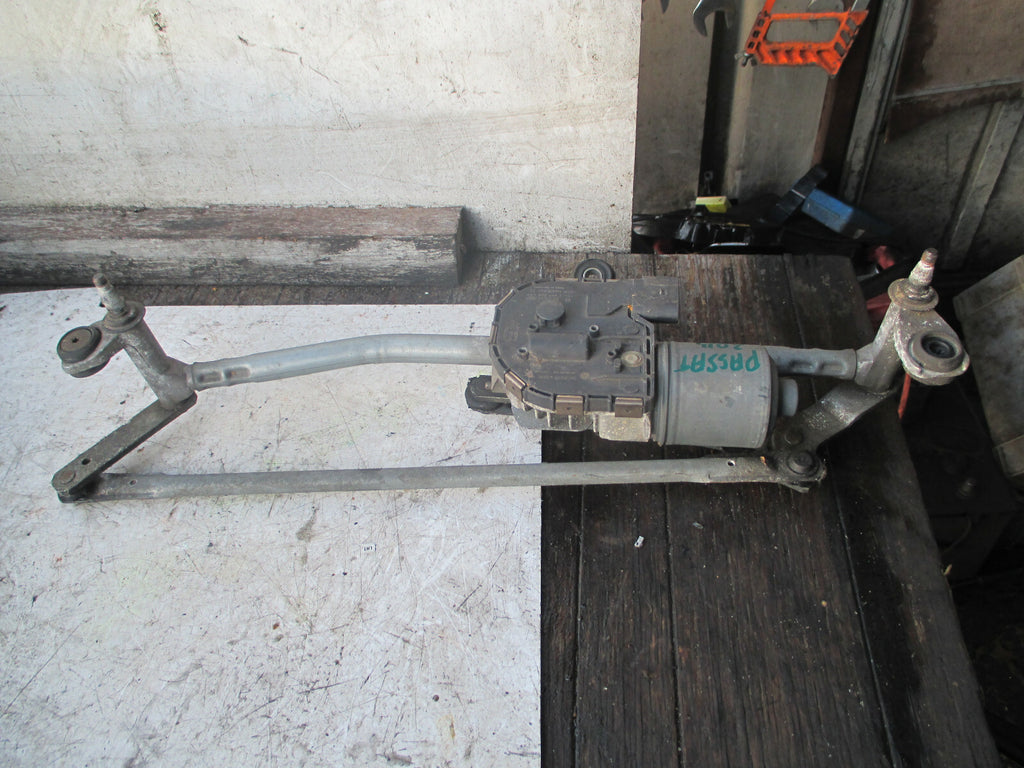 VW VOLKSWAGEN PASSAT 2014 B7 FRONT WINDSCREEN WIPER MOTOR LINAKGES 3AC955023
