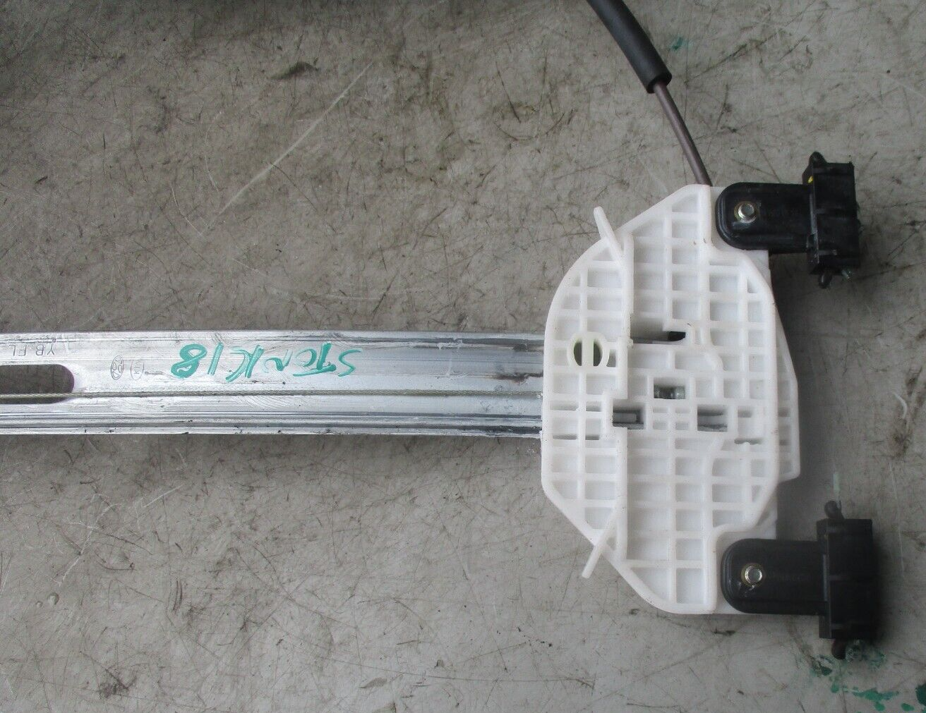 2018 AUDI STOCK A4 FRONT WINDOW MOTOR REGULATOR 82450