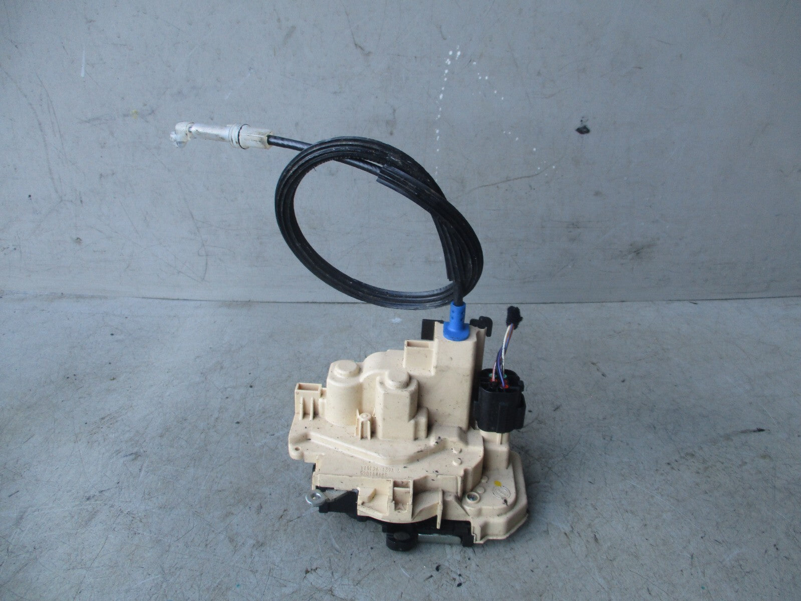 2019 FIAT PANDA MK3 NSF PASSENGER SIDE FRONT DOOR LOCK MECHANISM